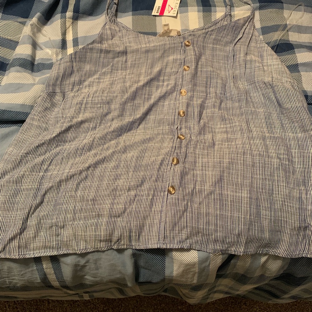 Top - Picture 2 of 2
